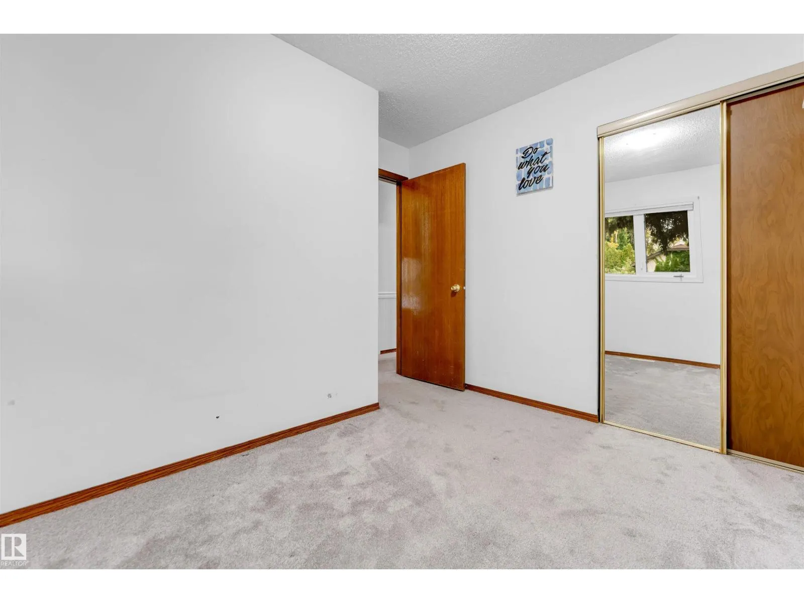1160 35A ST NW