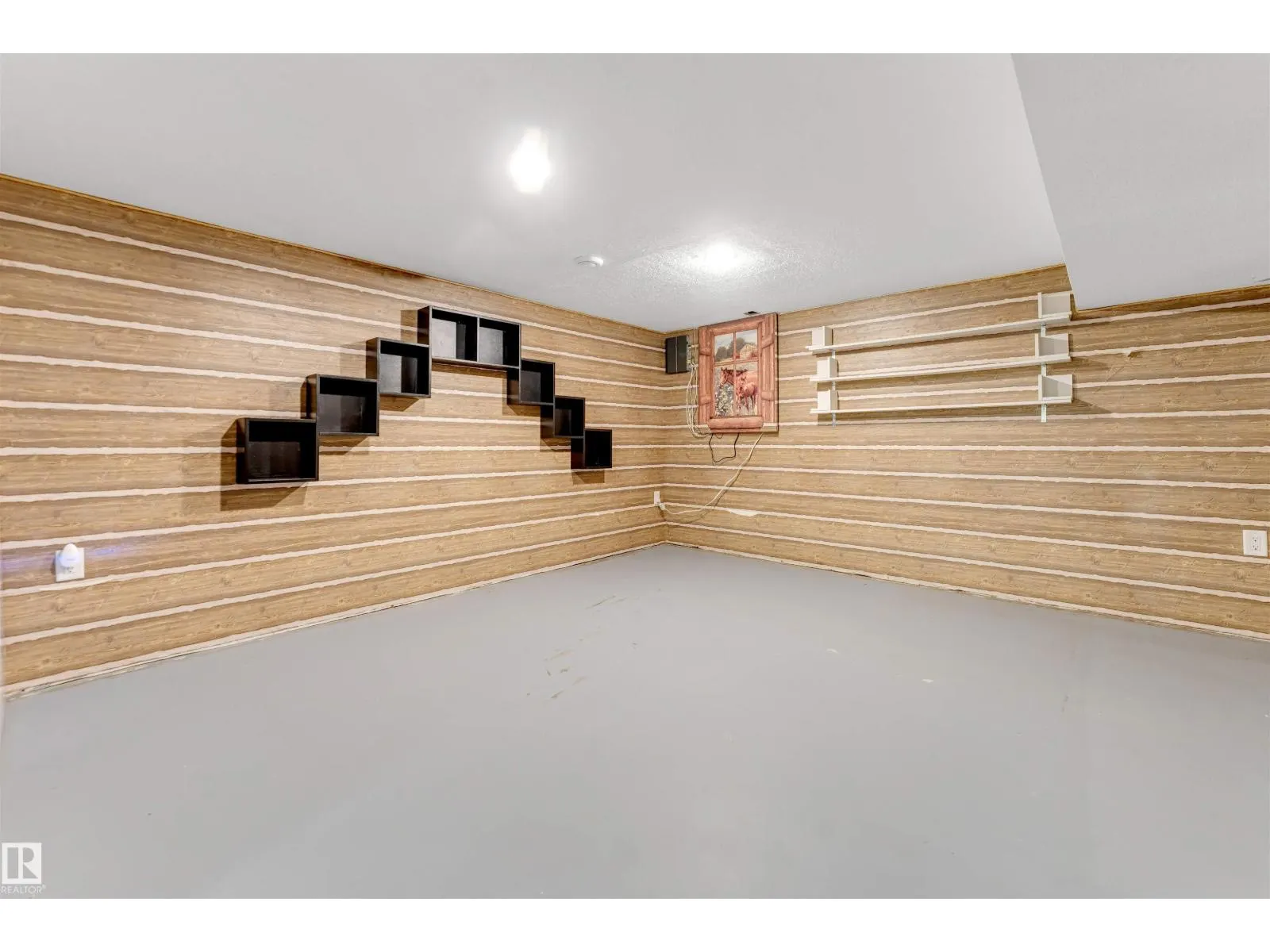 1160 35A ST NW