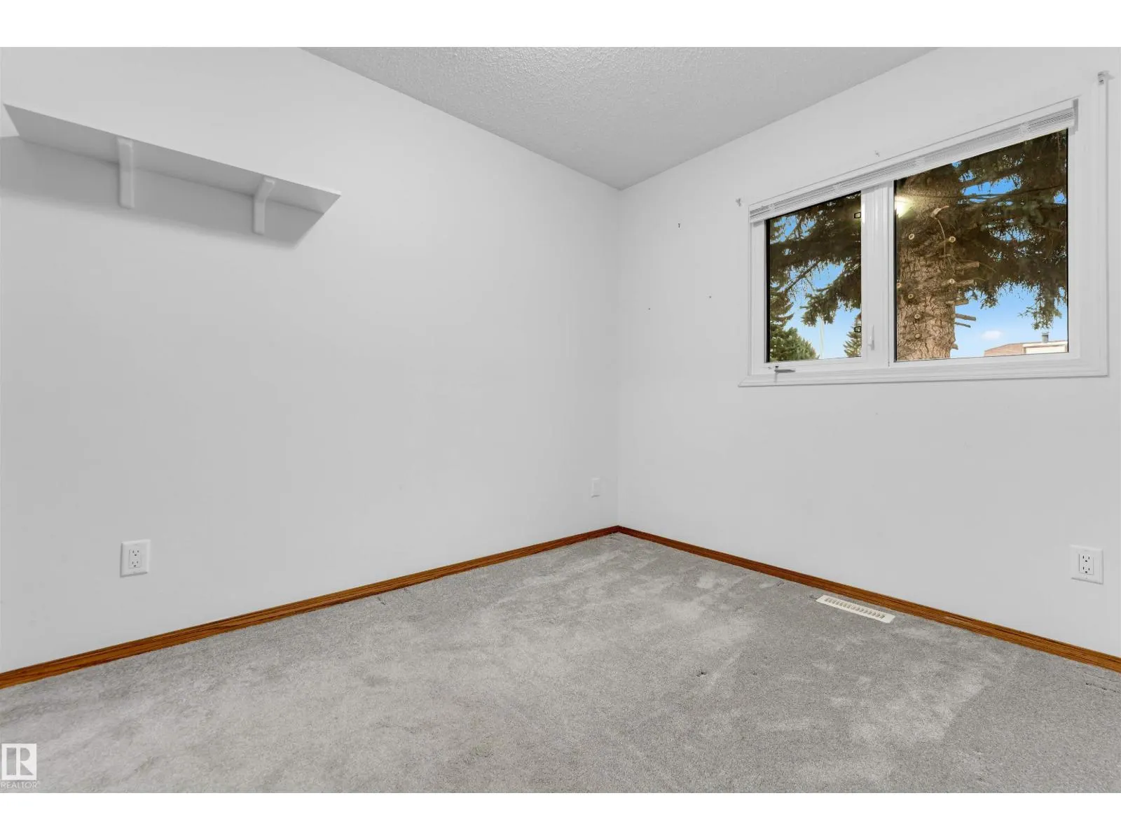 1160 35A ST NW
