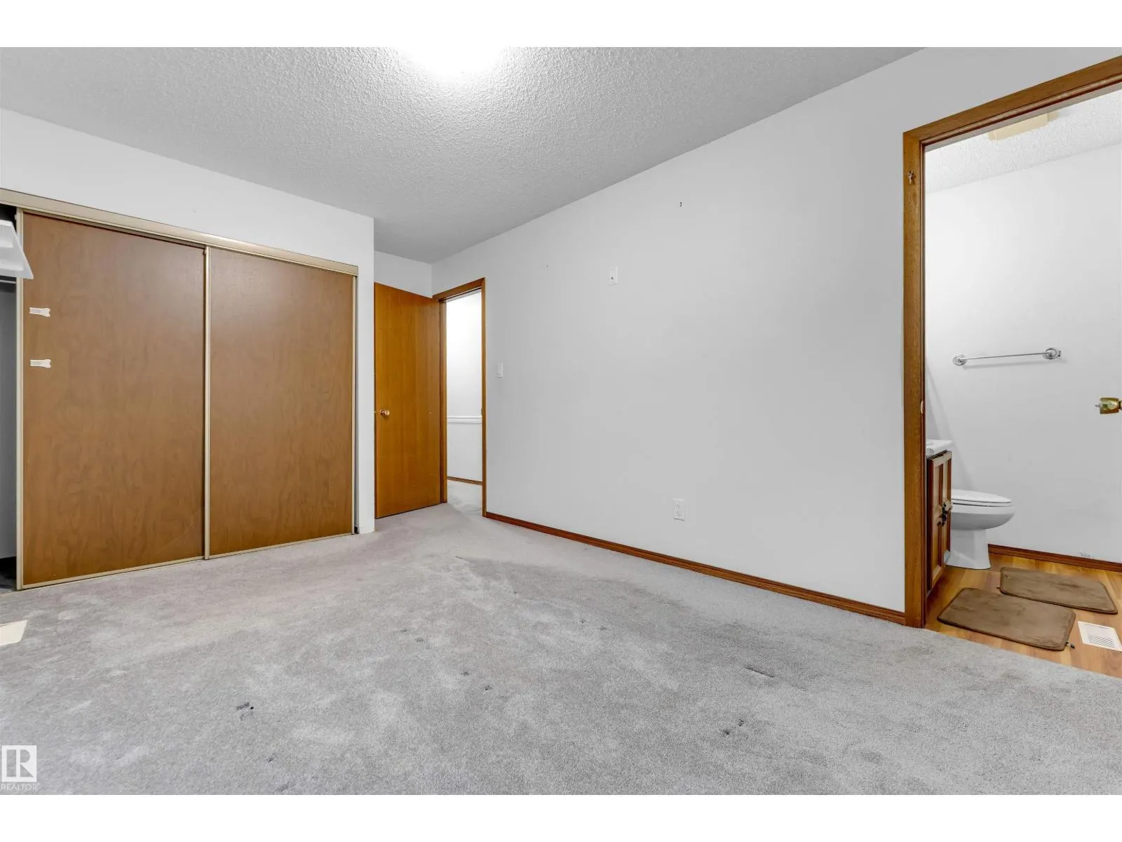 1160 35A ST NW
