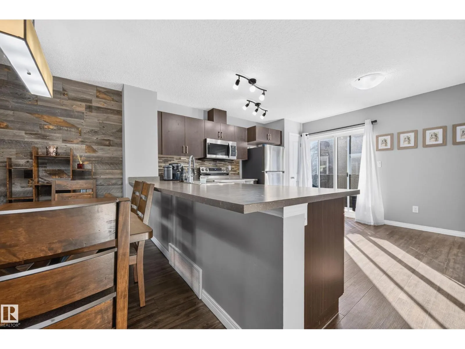 #45 1030 CHAPPELLE BV SW