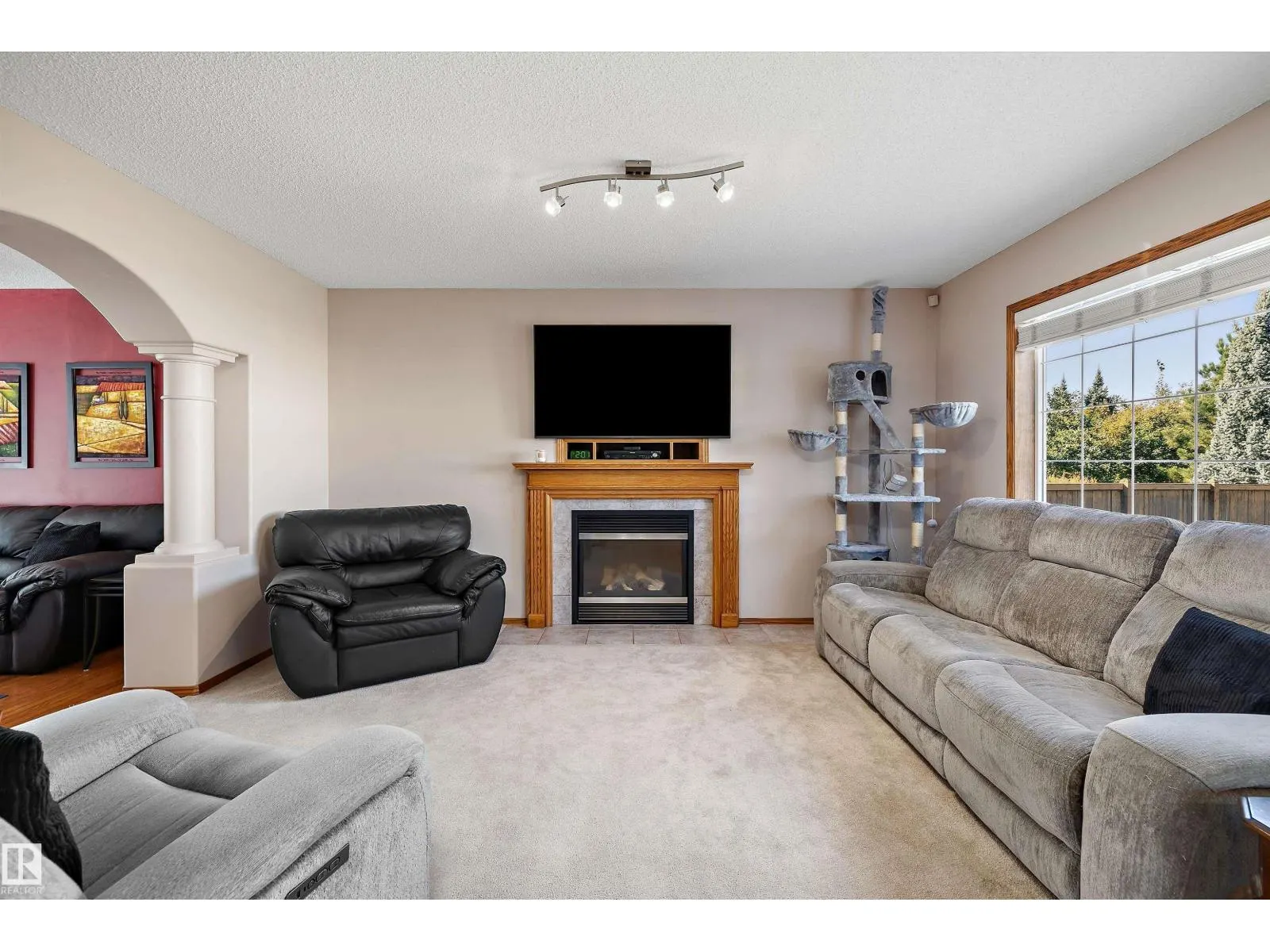 438 HODGSON BV NW