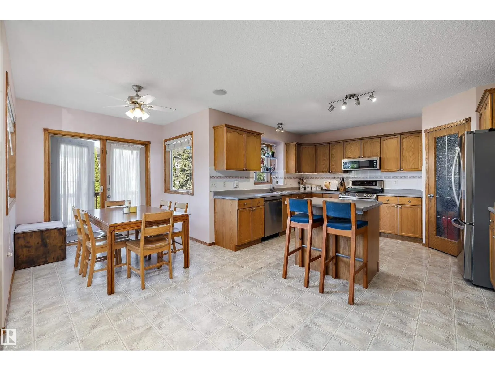 438 HODGSON BV NW