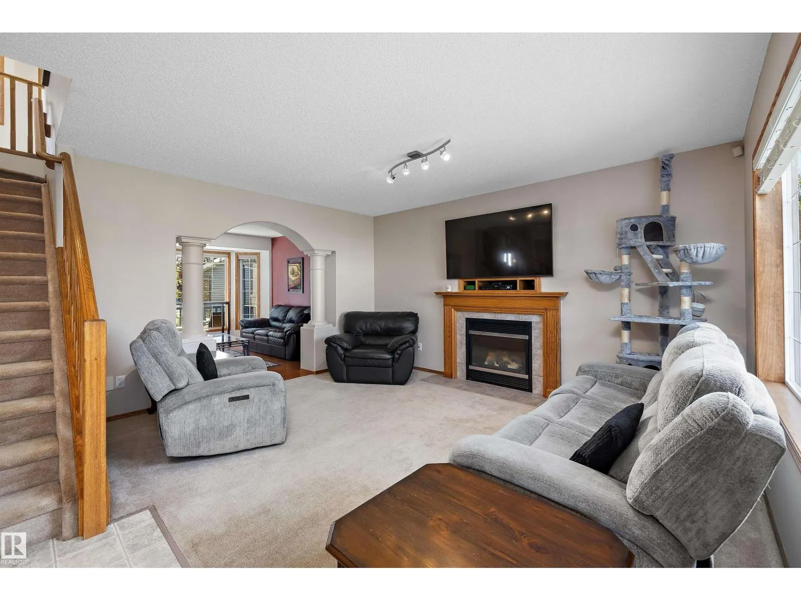 438 HODGSON BV NW