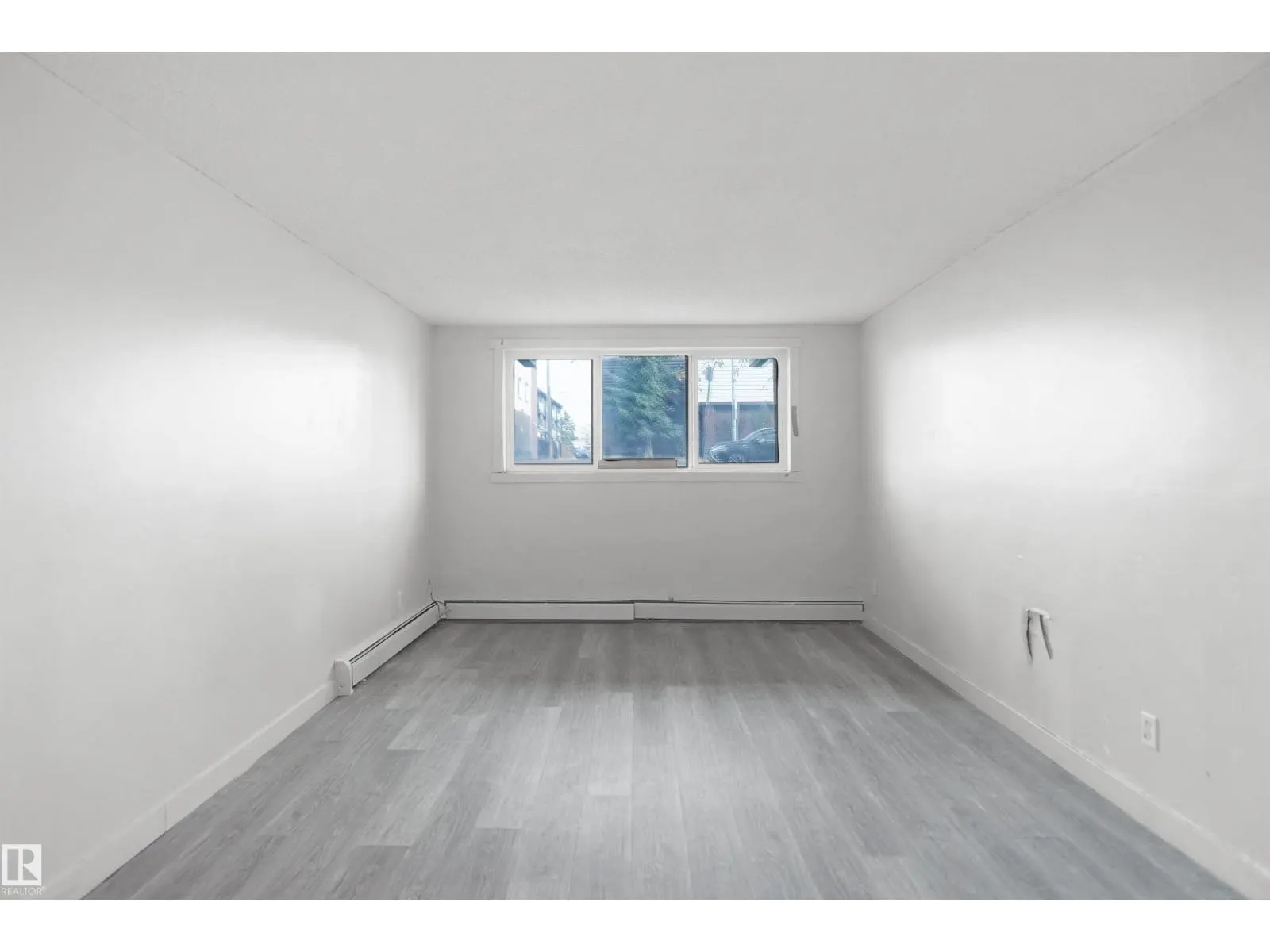 #102 10140 151 ST NW NW