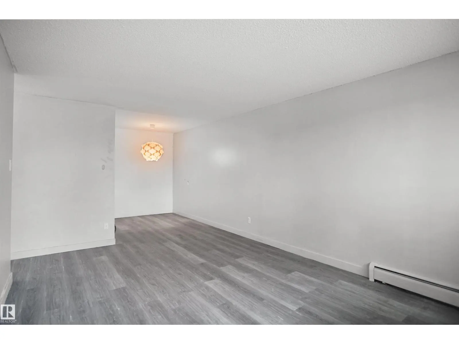 #102 10140 151 ST NW NW
