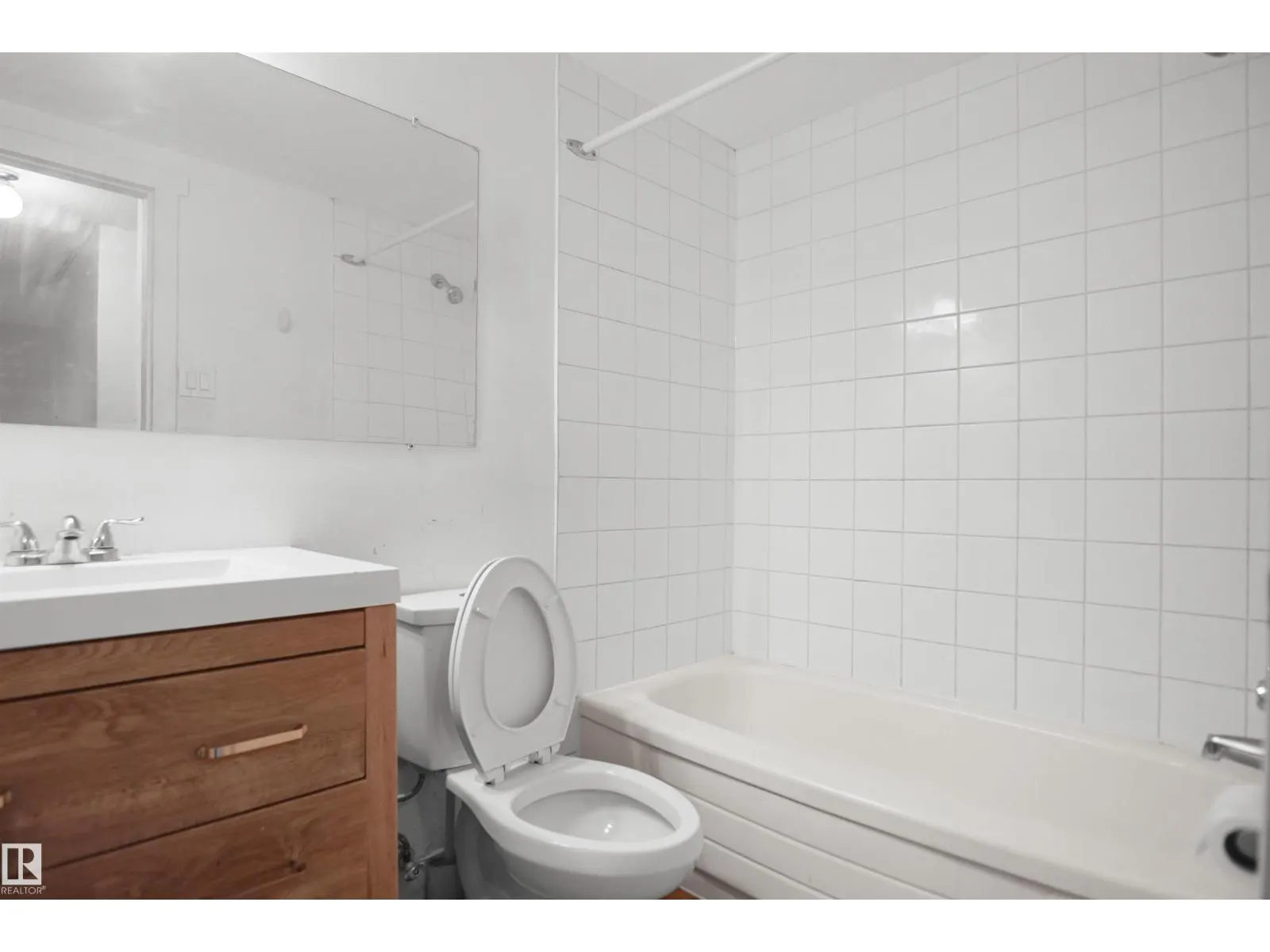 #102 10140 151 ST NW NW