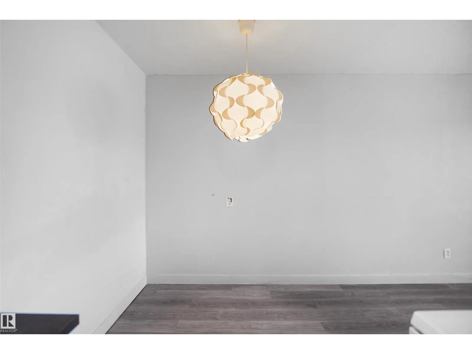 #102 10140 151 ST NW NW