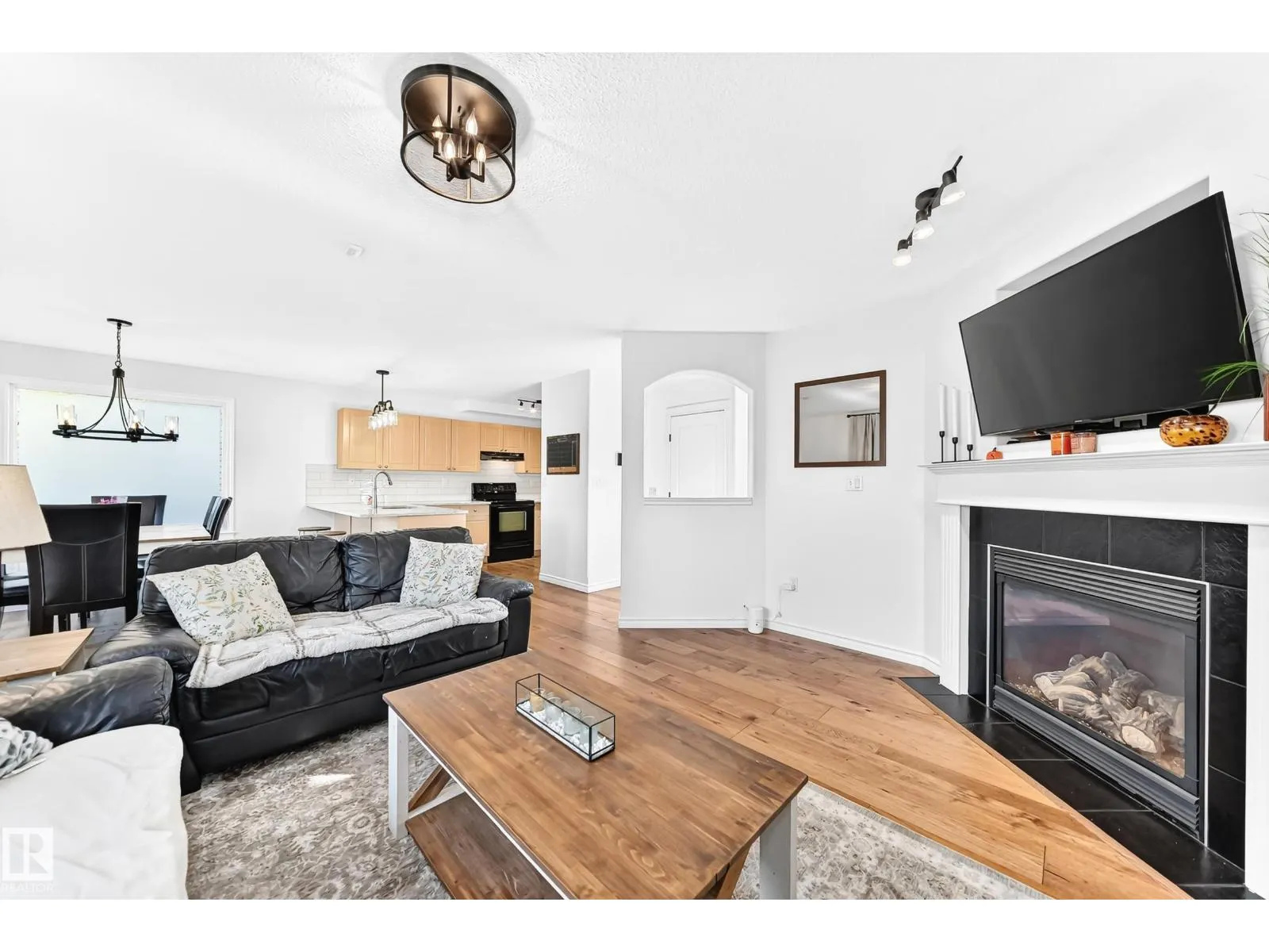 86 EASTGATE WY