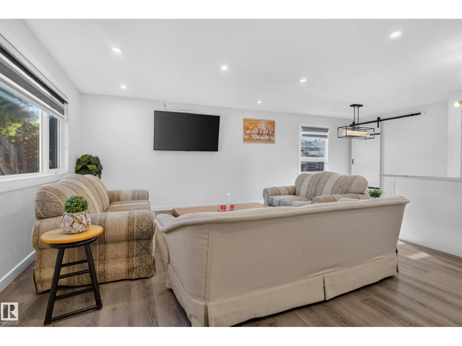 67 HENRY AV NW