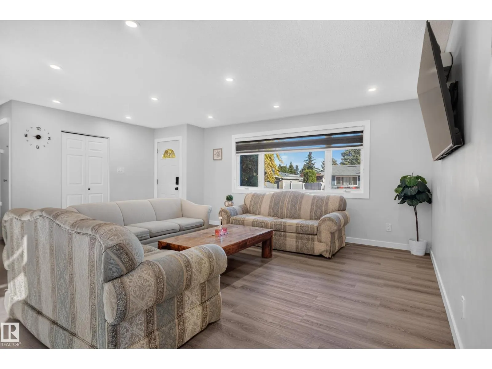 67 HENRY AV NW