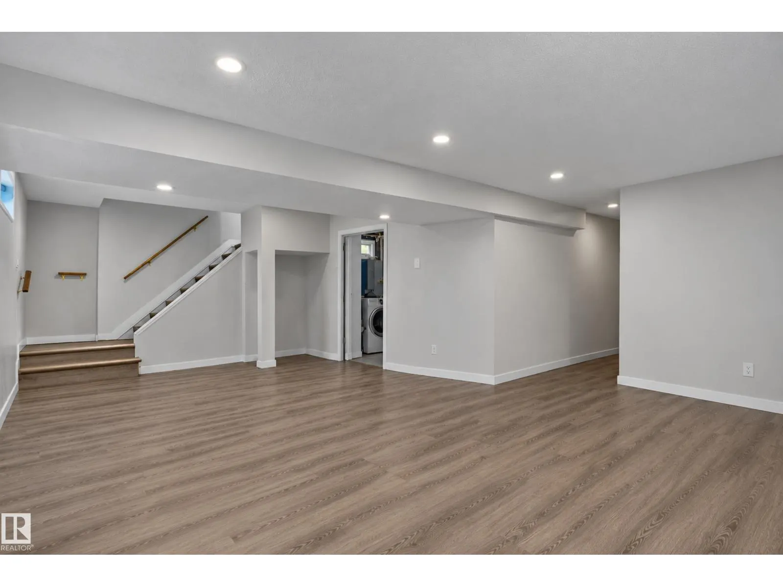 67 HENRY AV NW