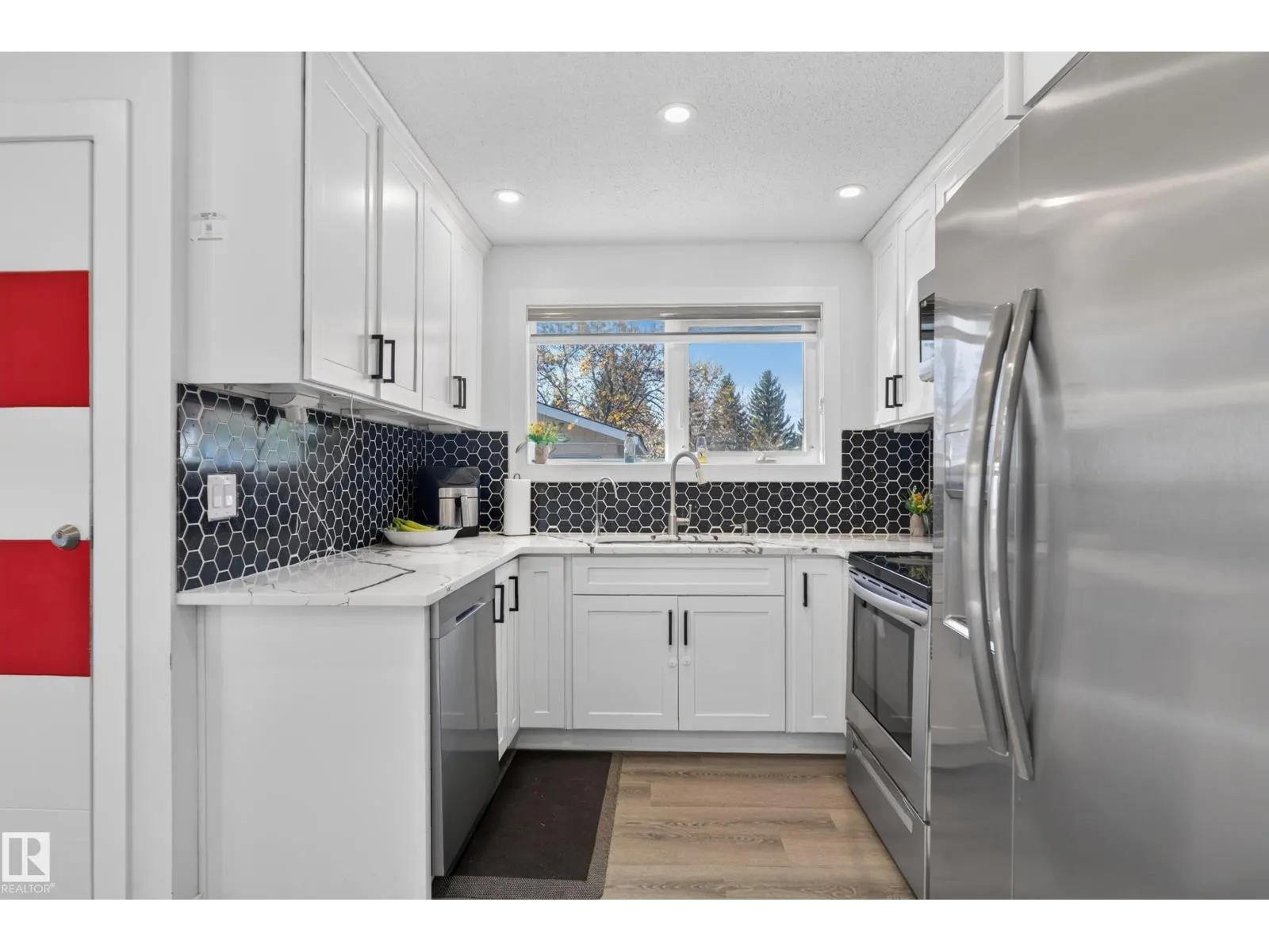 67 HENRY AV NW