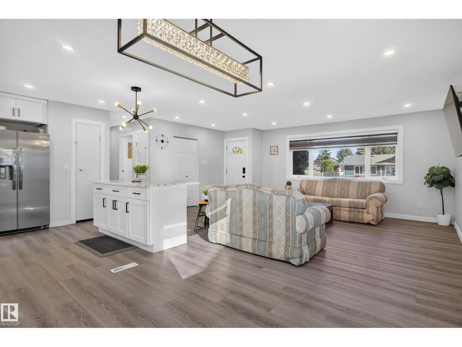 67 HENRY AV NW