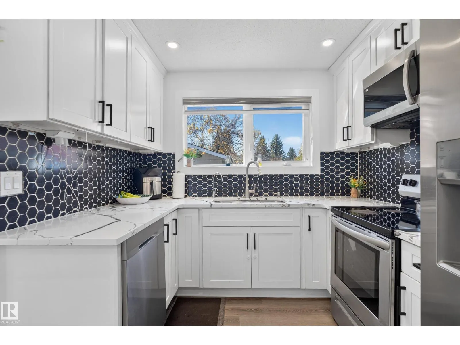 67 HENRY AV NW