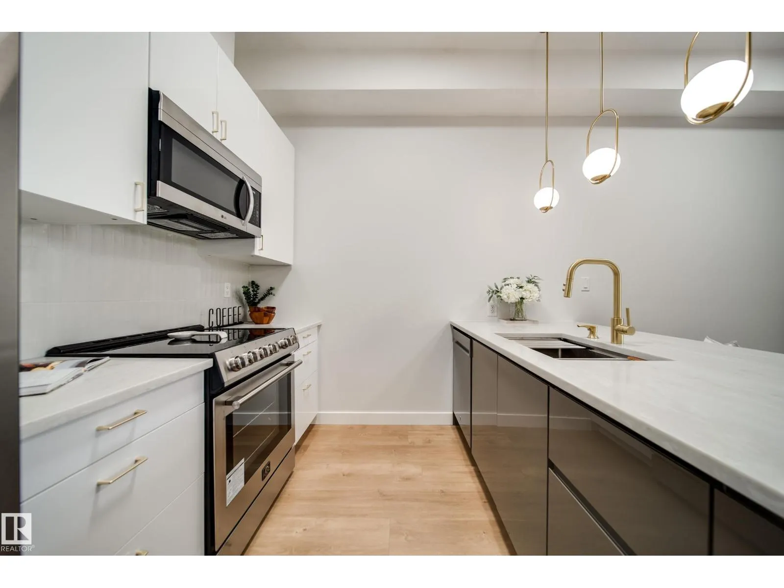 #228 10531 117 ST NW