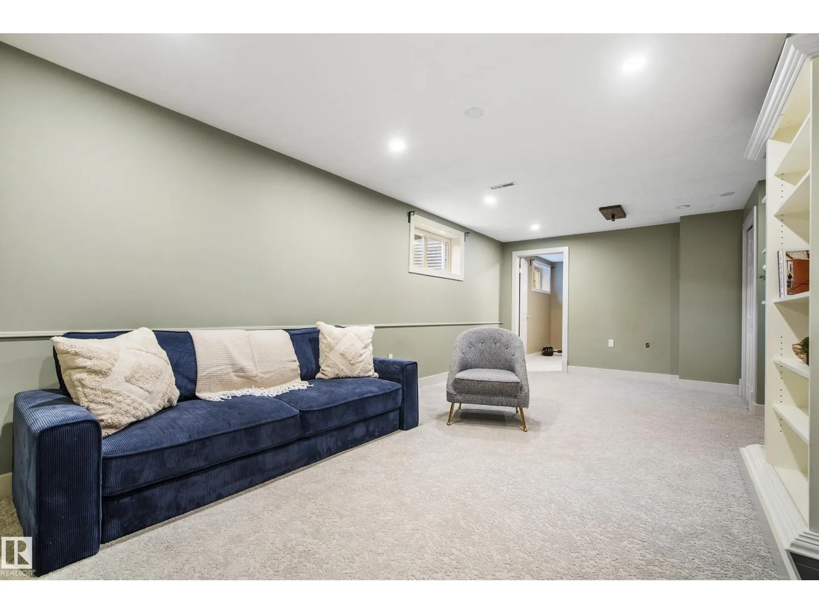 7135 81 ST NW