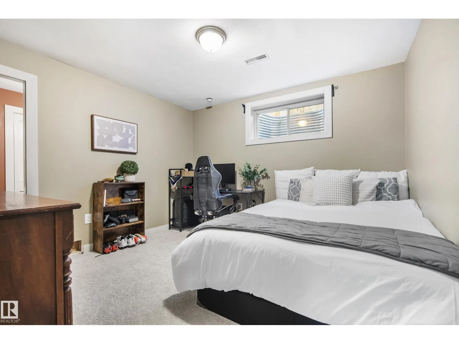 7135 81 ST NW