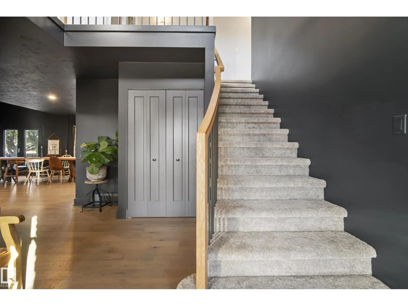 7135 81 ST NW