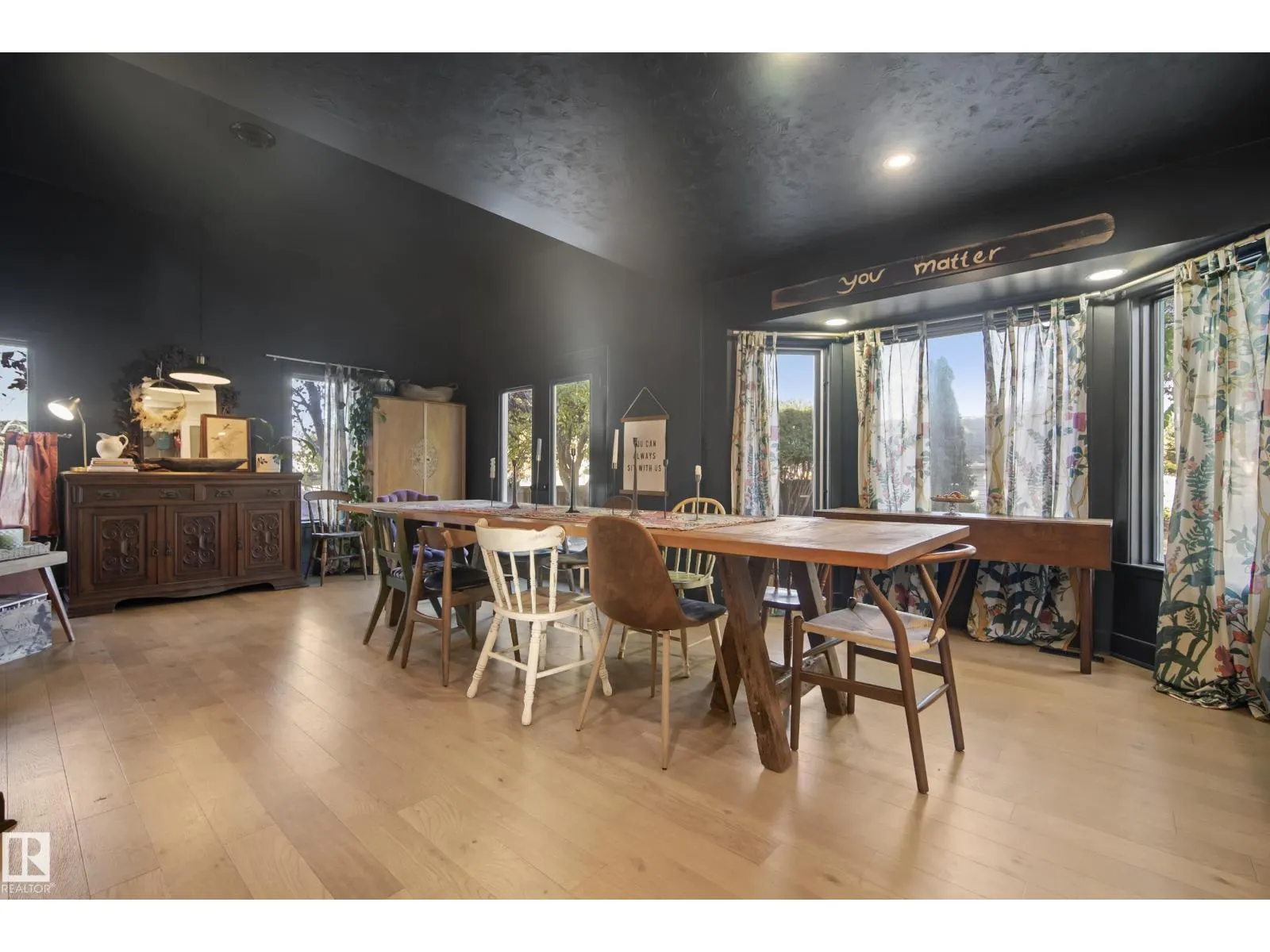7135 81 ST NW