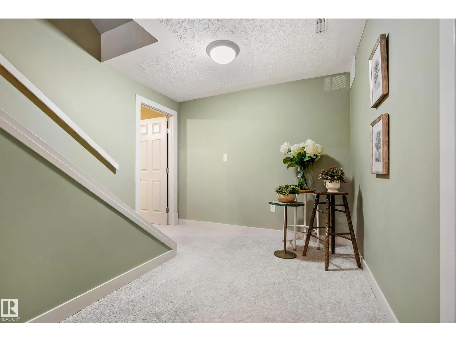 7135 81 ST NW