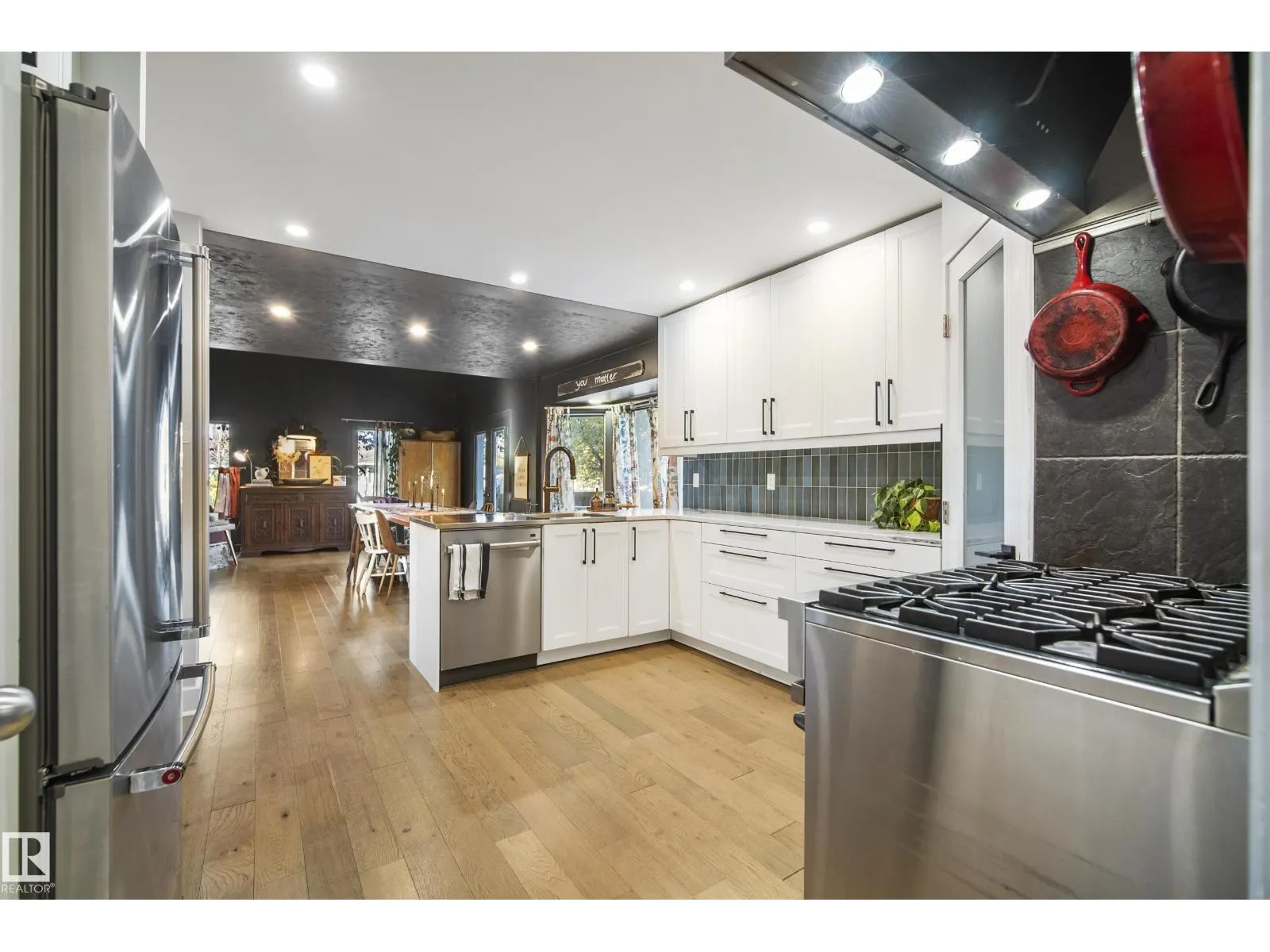 7135 81 ST NW