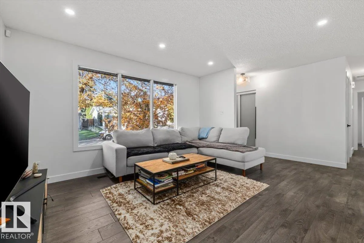 42 GLENGARRY CR