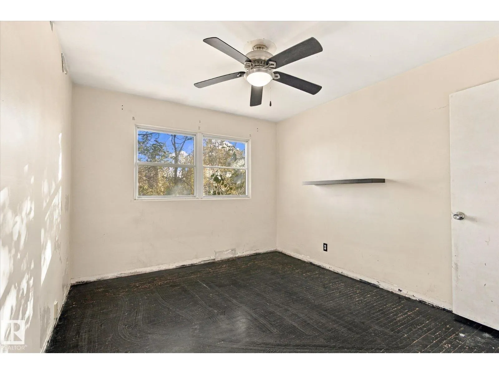 7308 77 ST NW