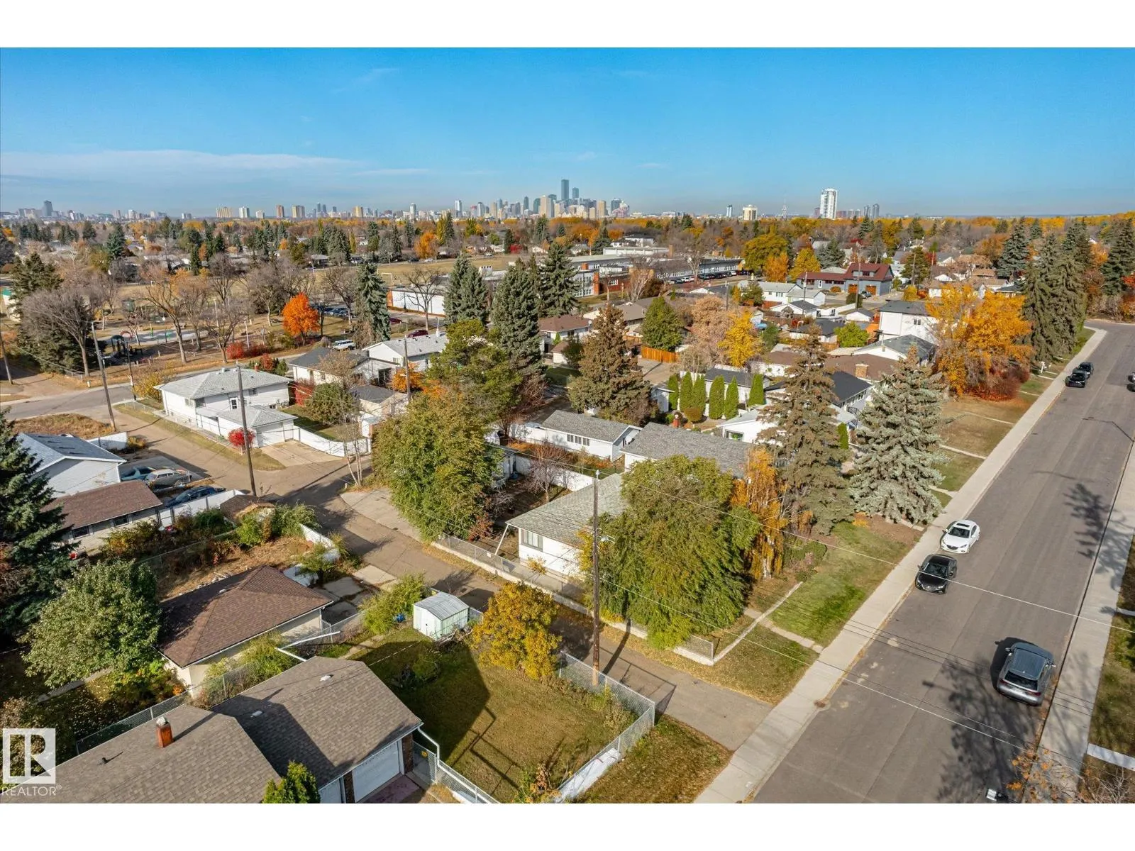 7308 77 ST NW