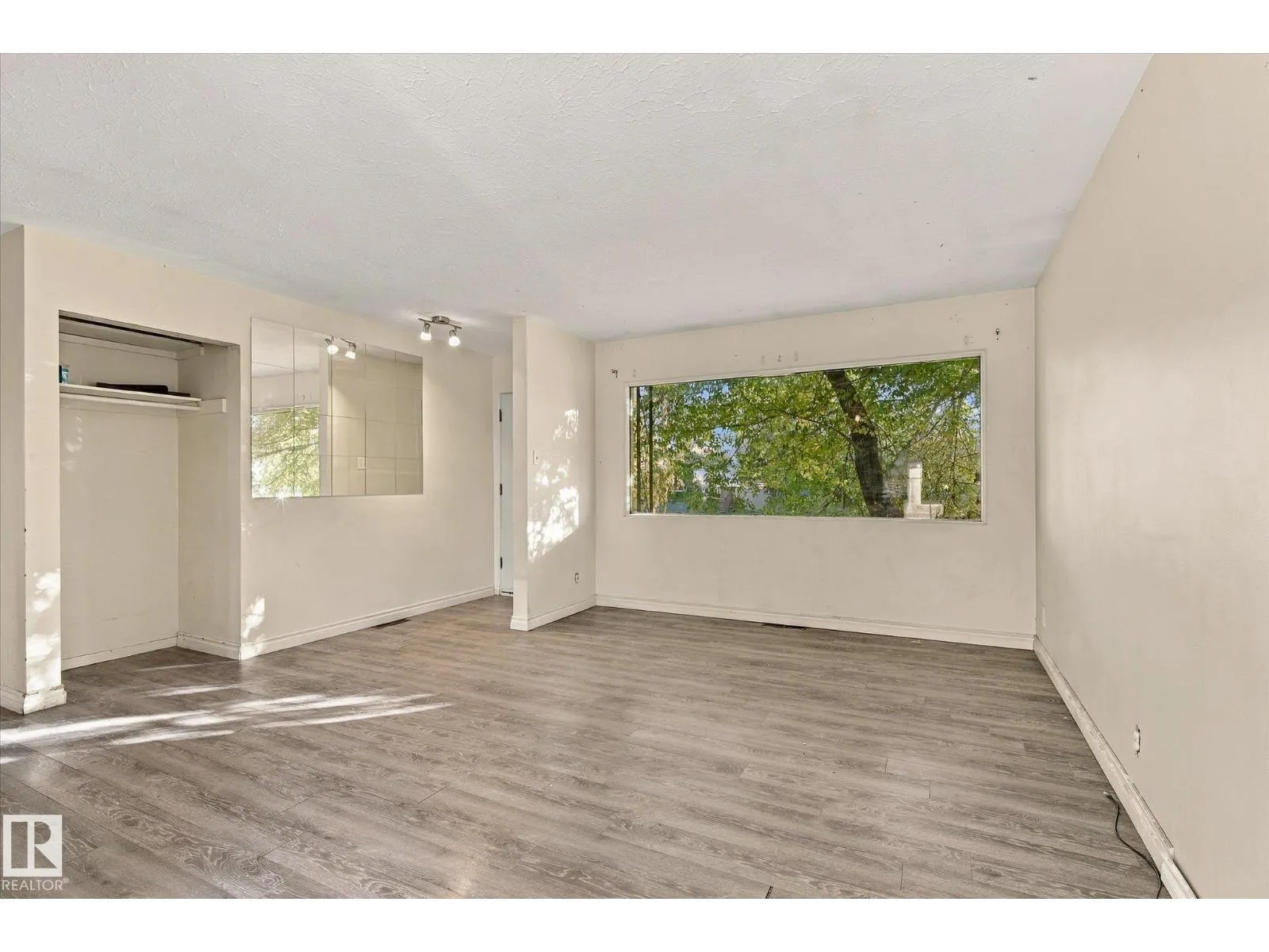 7308 77 ST NW