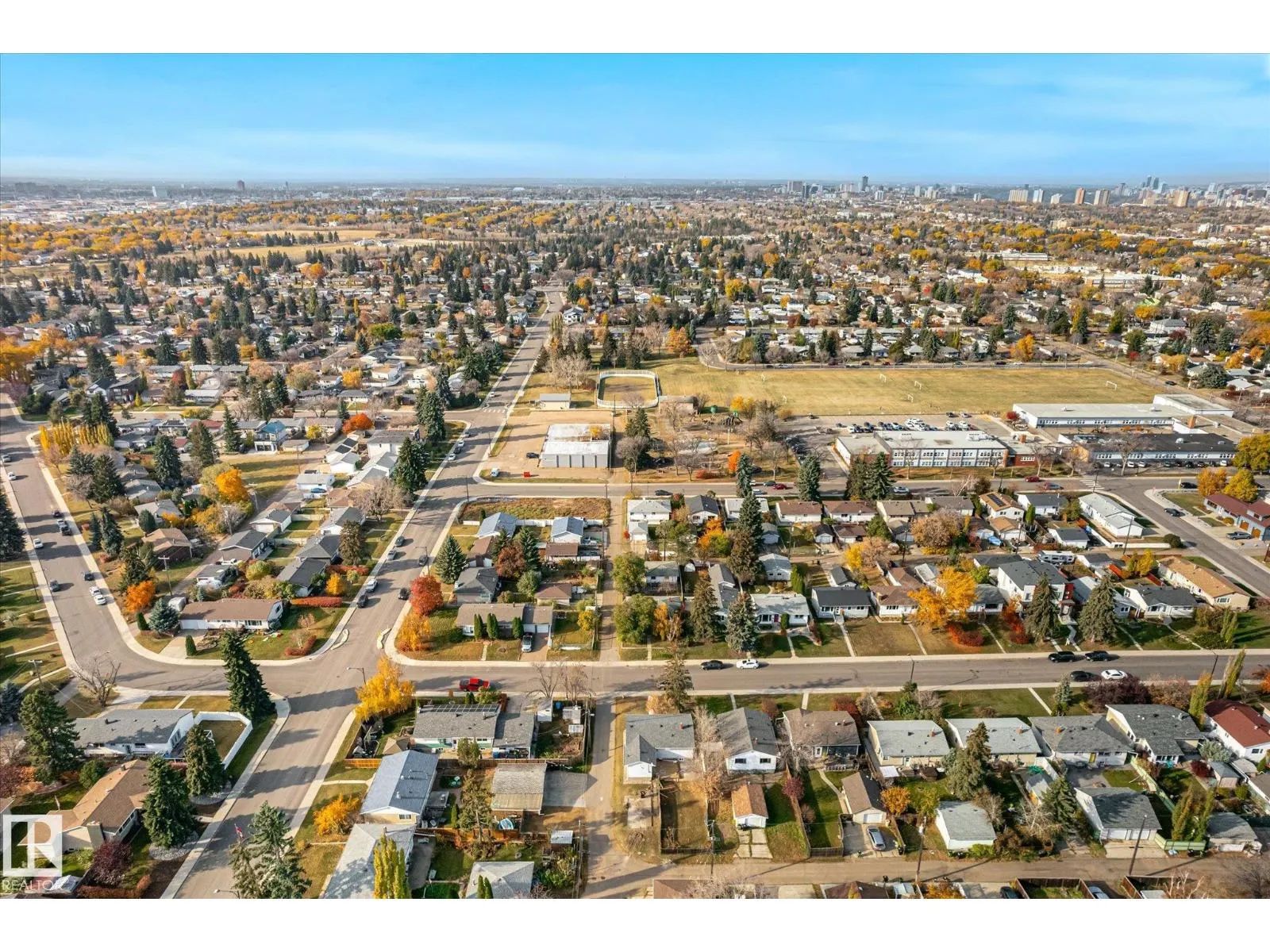 7308 77 ST NW