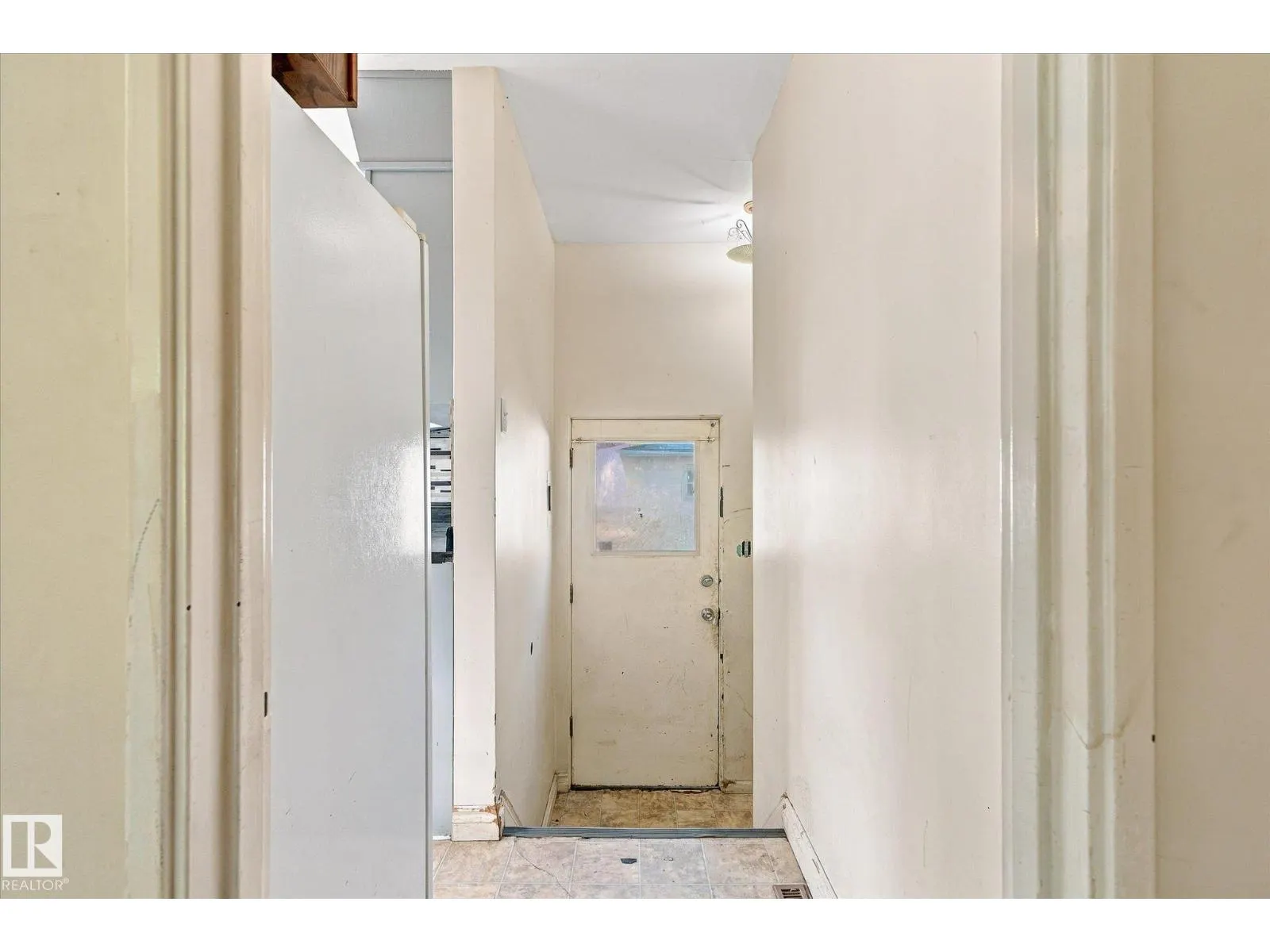 7308 77 ST NW