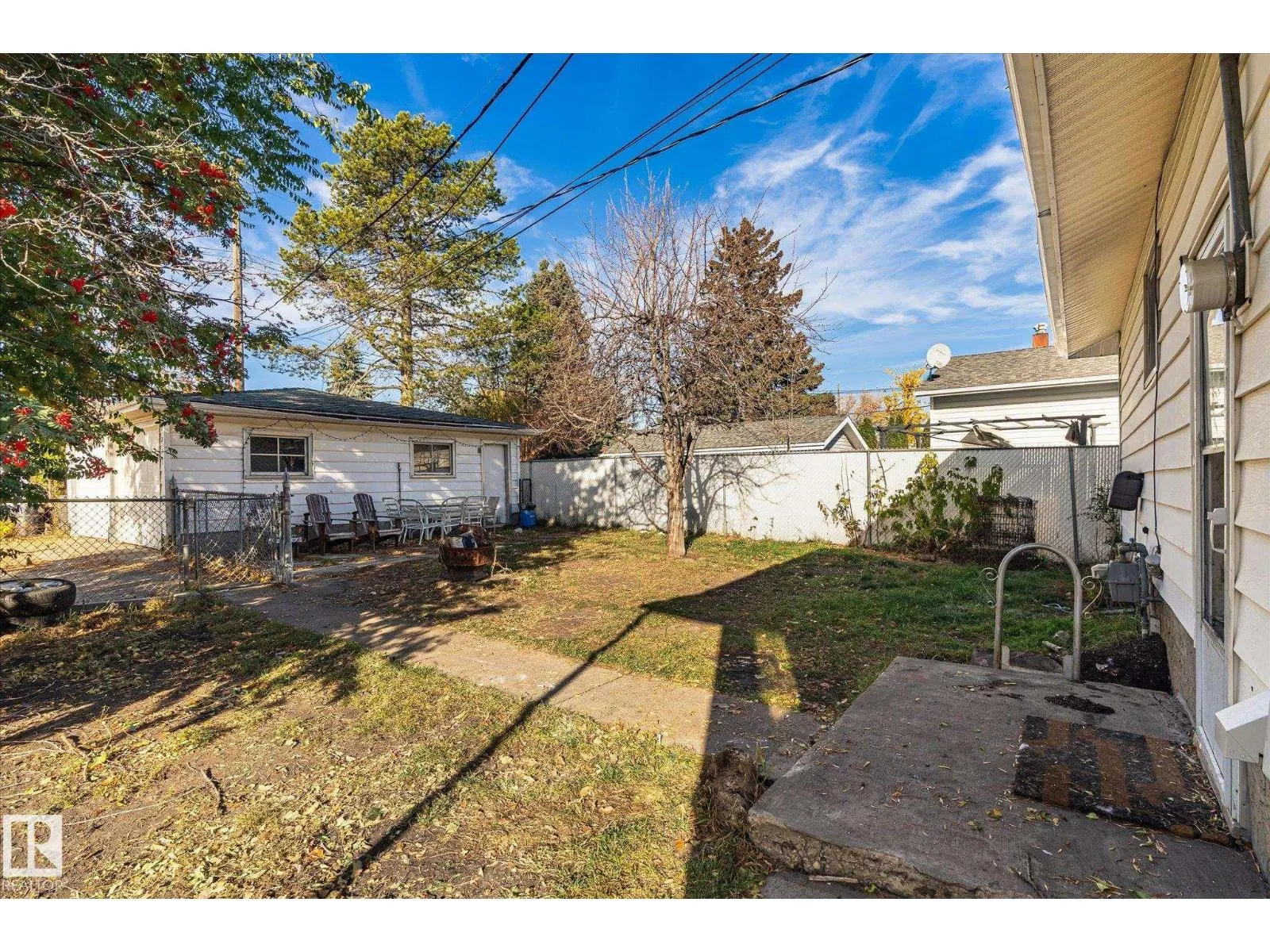 7308 77 ST NW