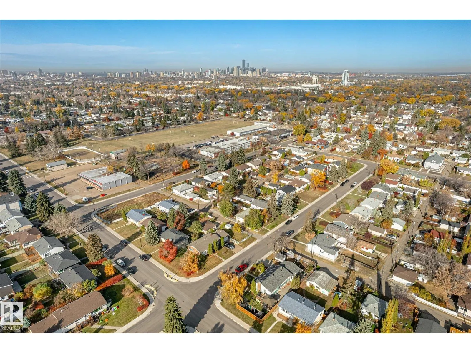 7308 77 ST NW