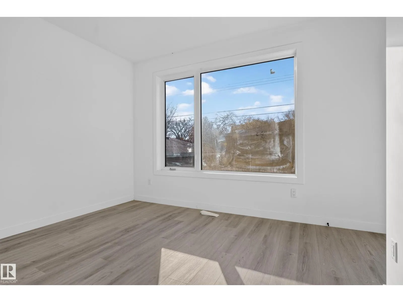 3605 112 AV NW NW