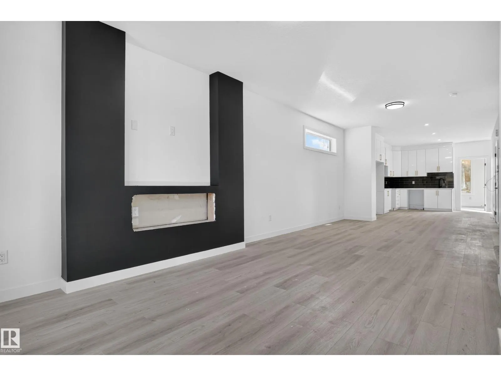 3605 112 AV NW NW
