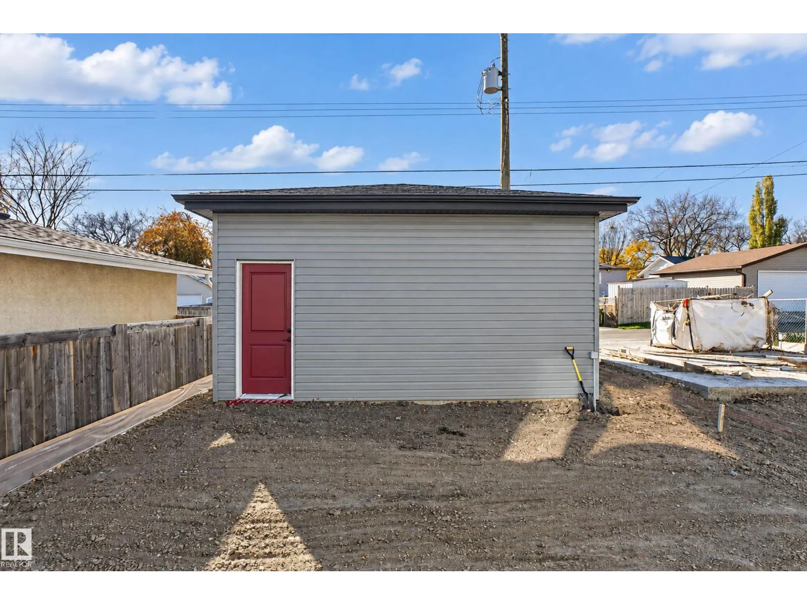 3605 112 AV NW NW
