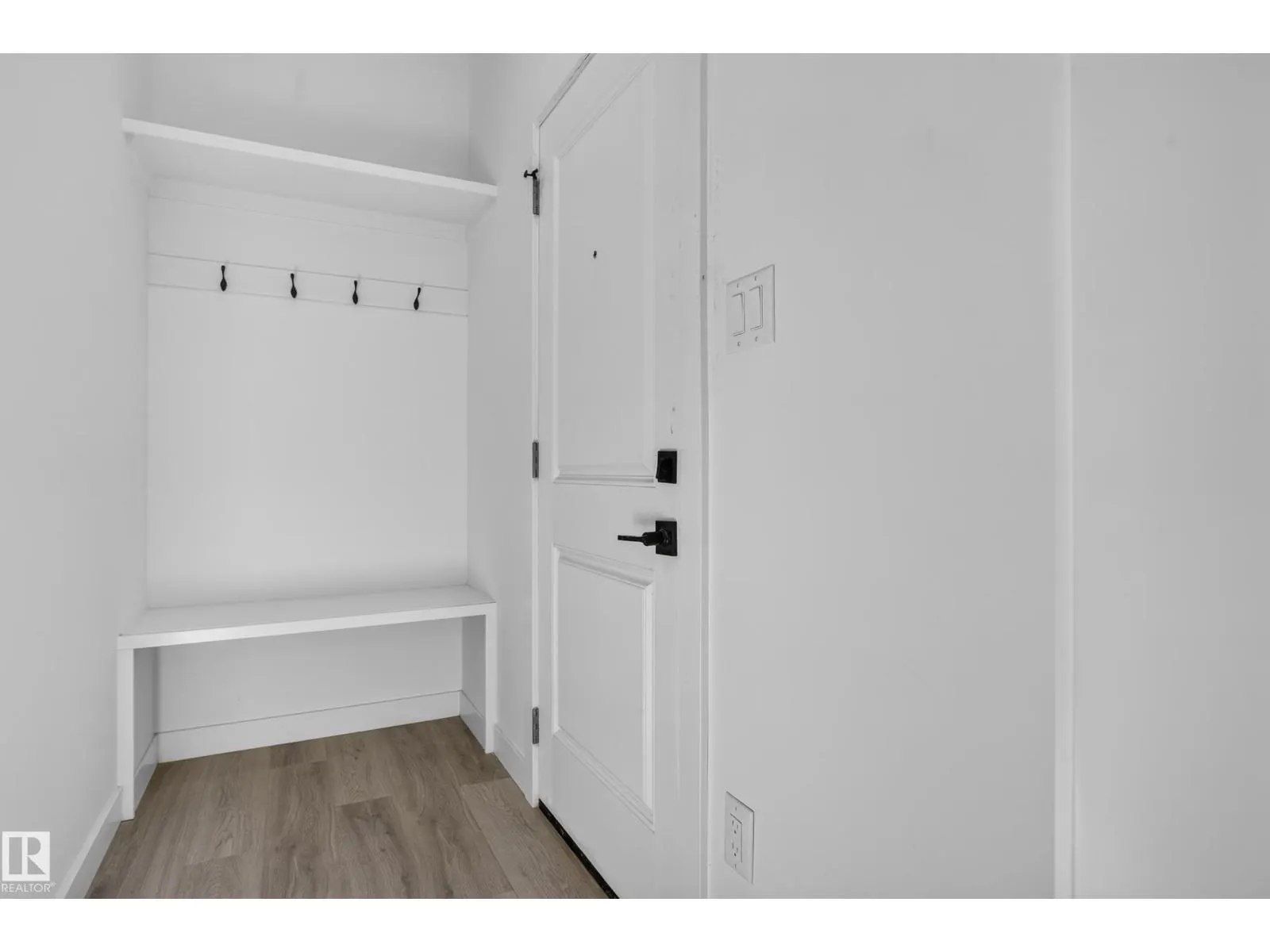 3605 112 AV NW NW