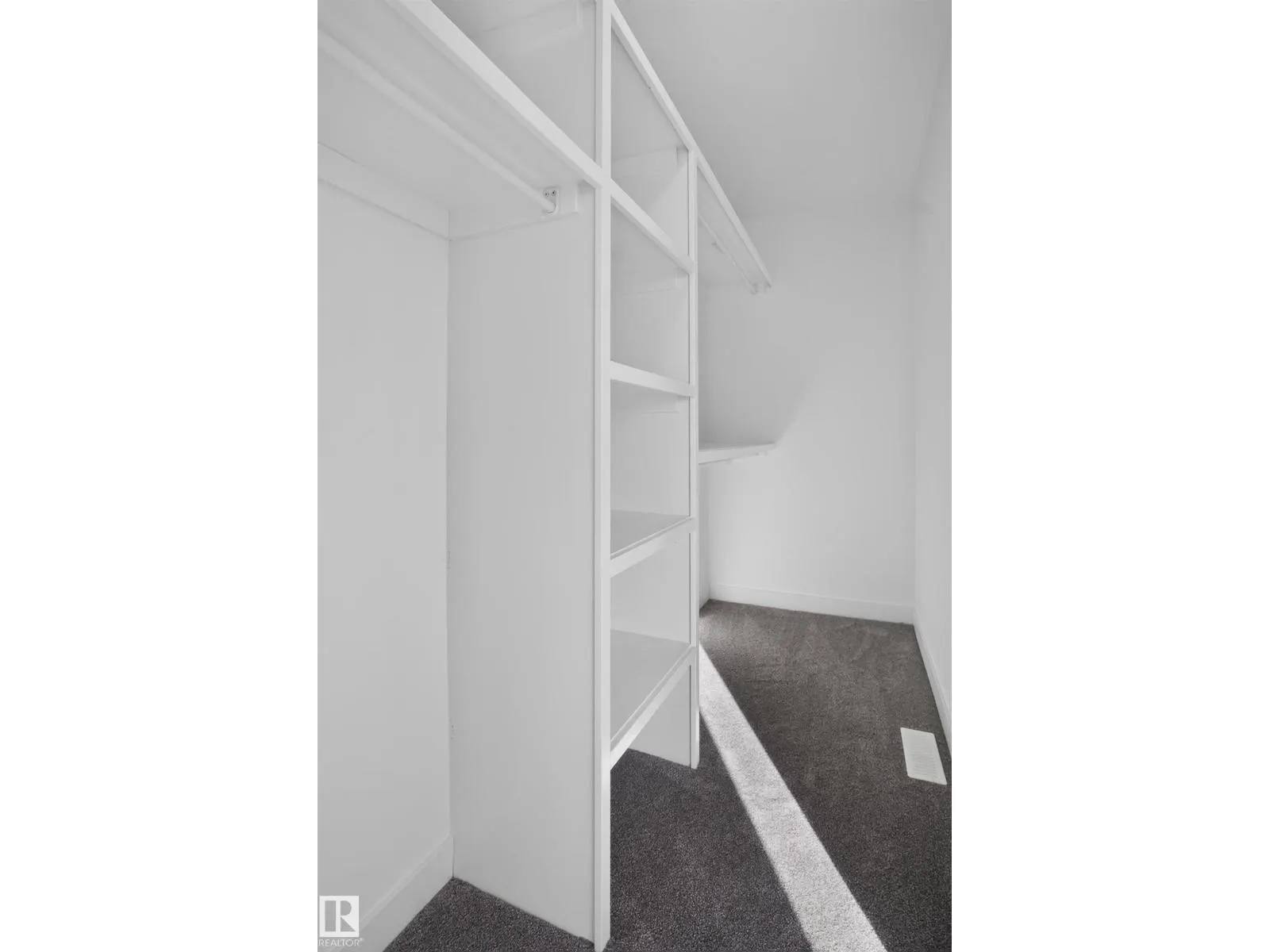 3605 112 AV NW NW