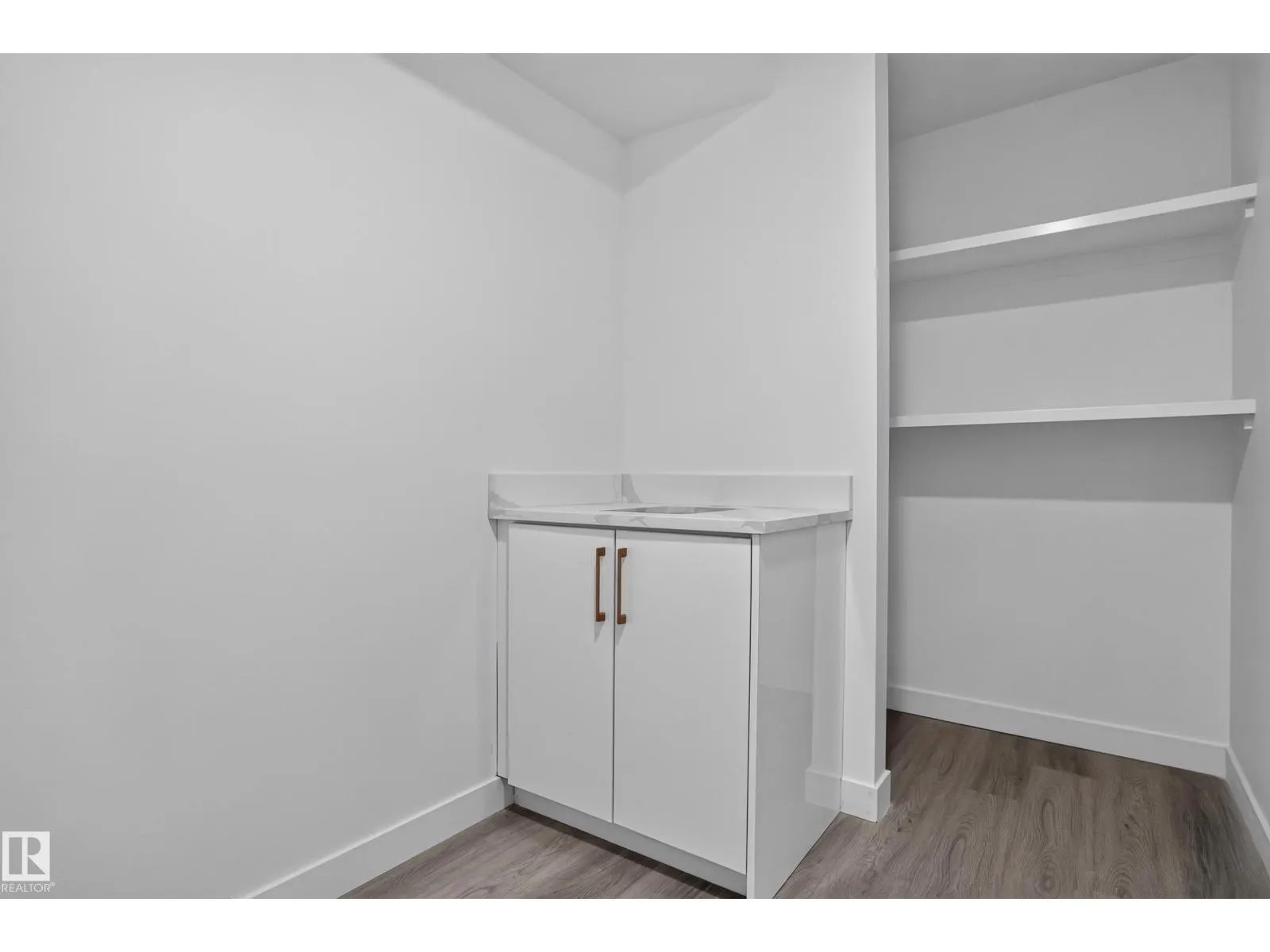 3605 112 AV NW NW