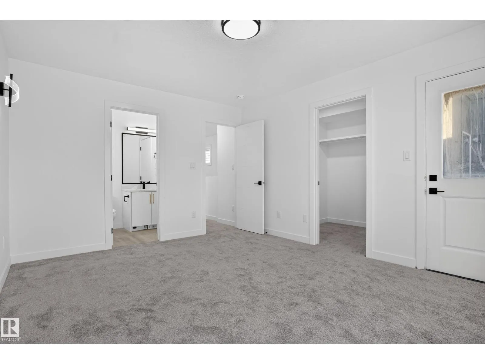 3605 112 AV NW NW