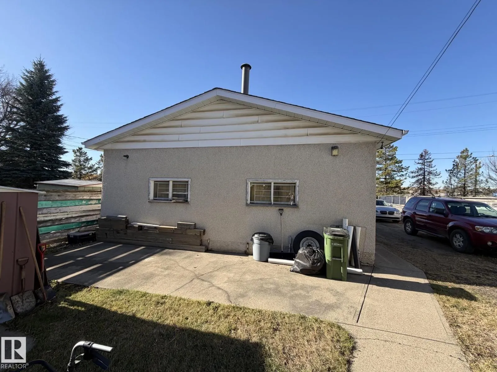 12032 69 ST NW
