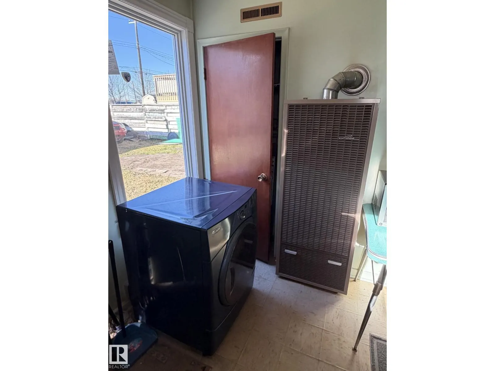 12032 69 ST NW