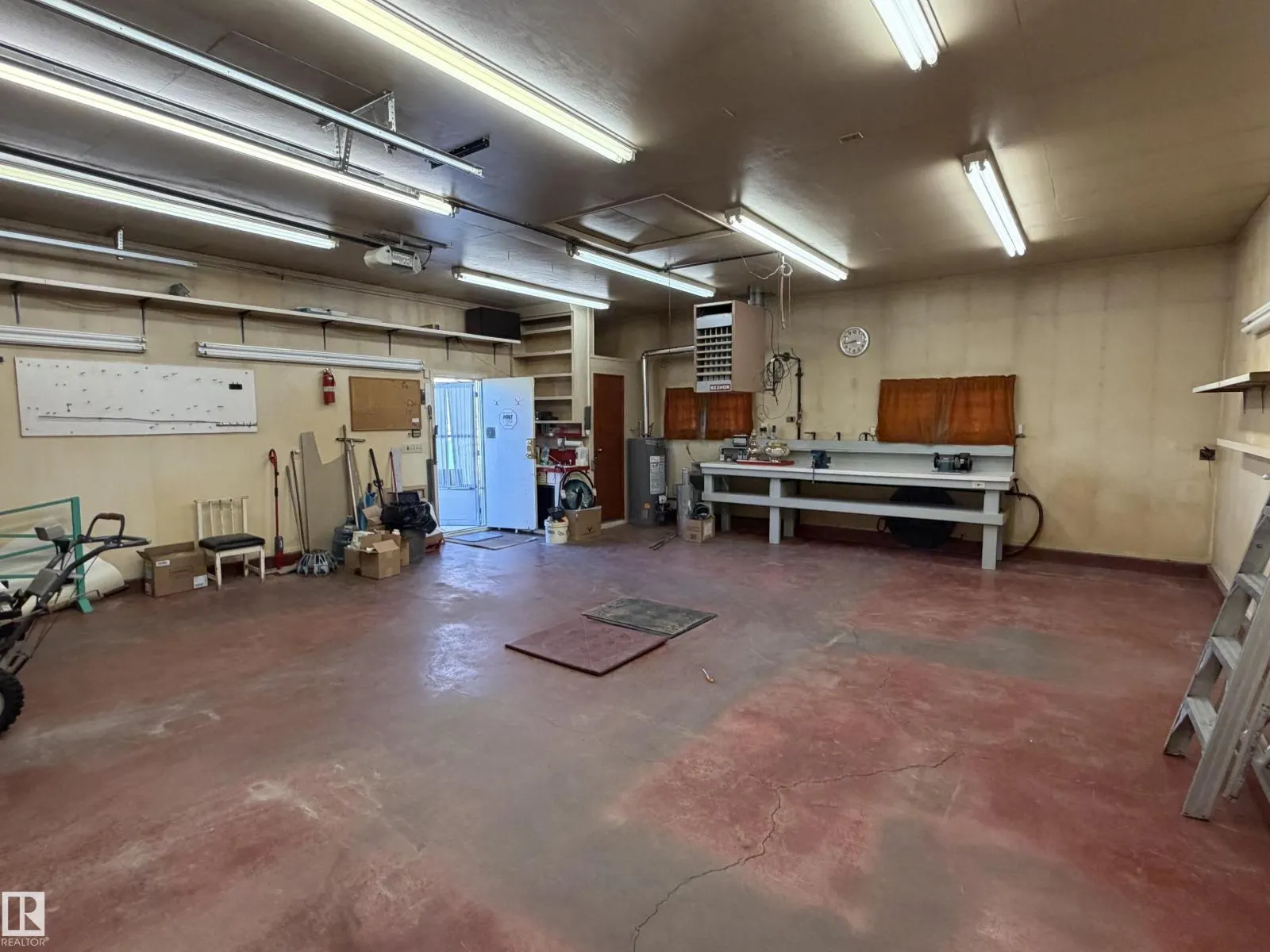 12032 69 ST NW