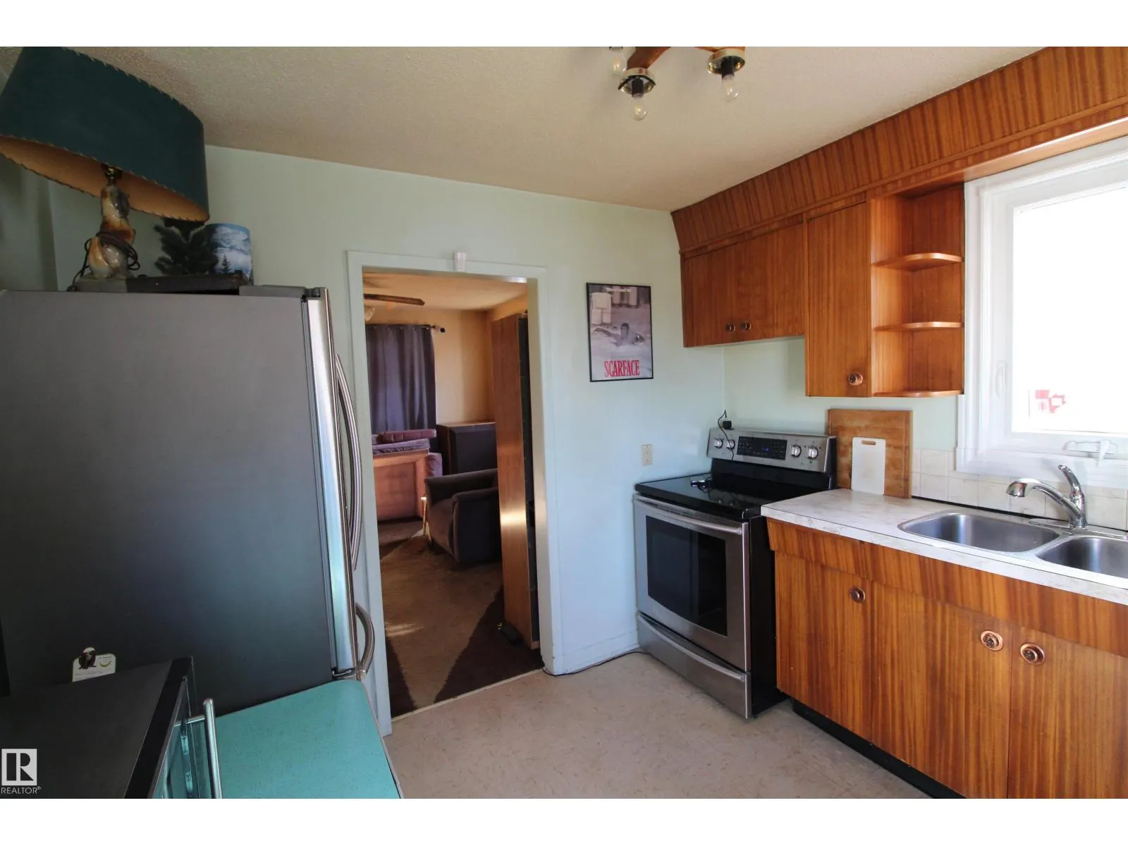12032 69 ST NW