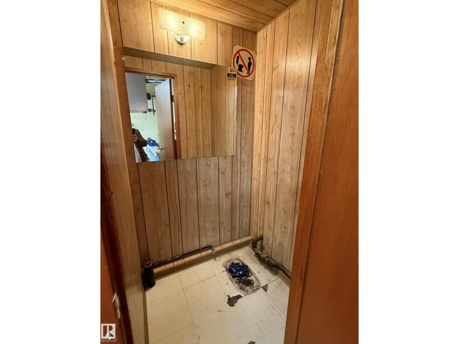 12032 69 ST NW