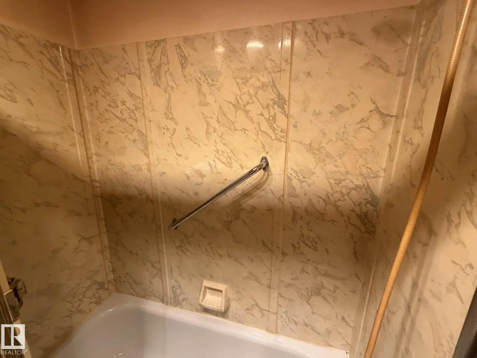 12032 69 ST NW