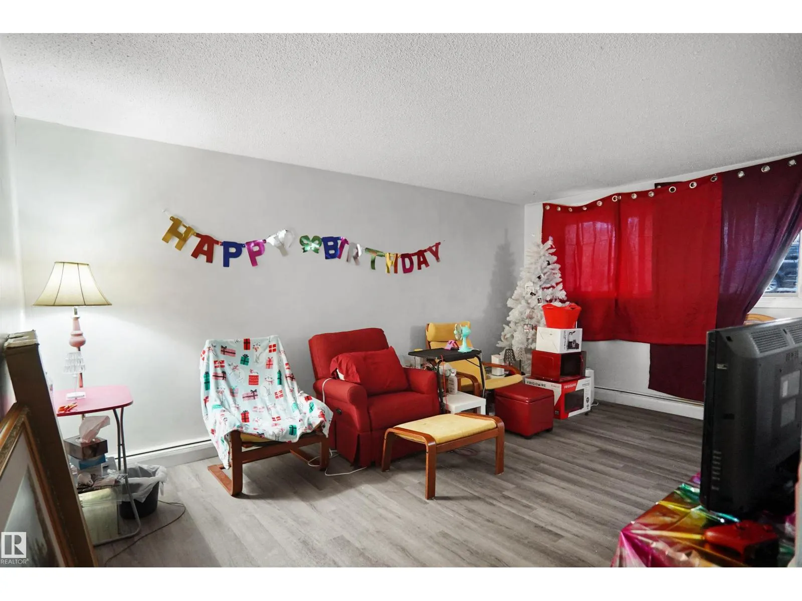 #106 10140 151 ST NW NW