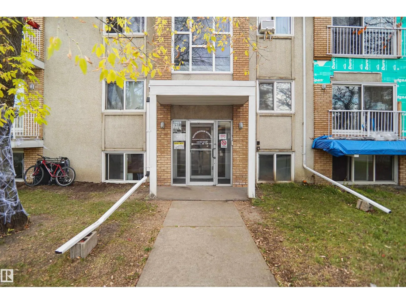 #106 10140 151 ST NW NW