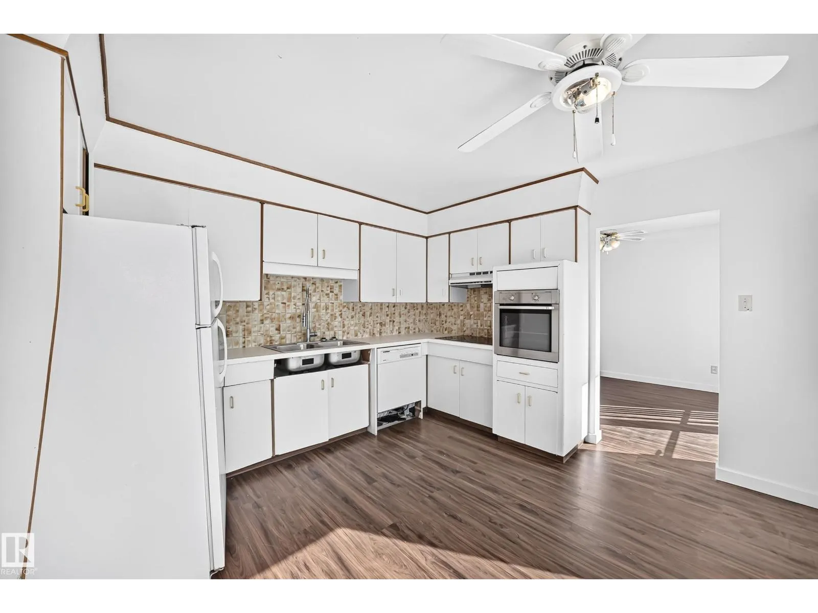 4008 124 ST NW